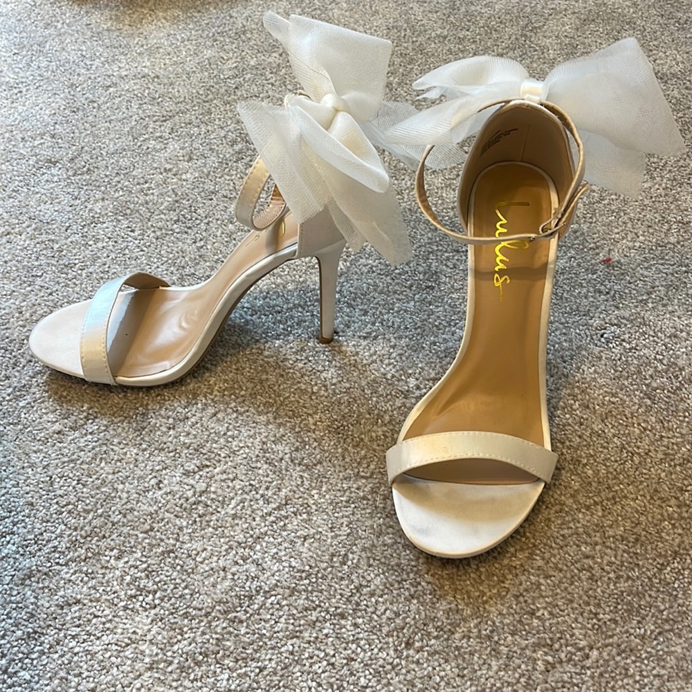 Lulus white heels, size 8
